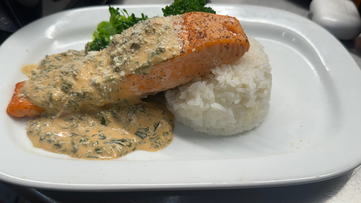 Tuscan Salmon with Steamed Rice and Broccoli