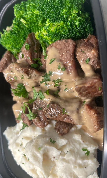 Peppercorn Steak Bites with Mashed Potatoes and Steamed Broccoli